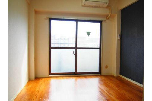 1R Apartment to Rent in Osaka-shi Nishinari-ku Living Room