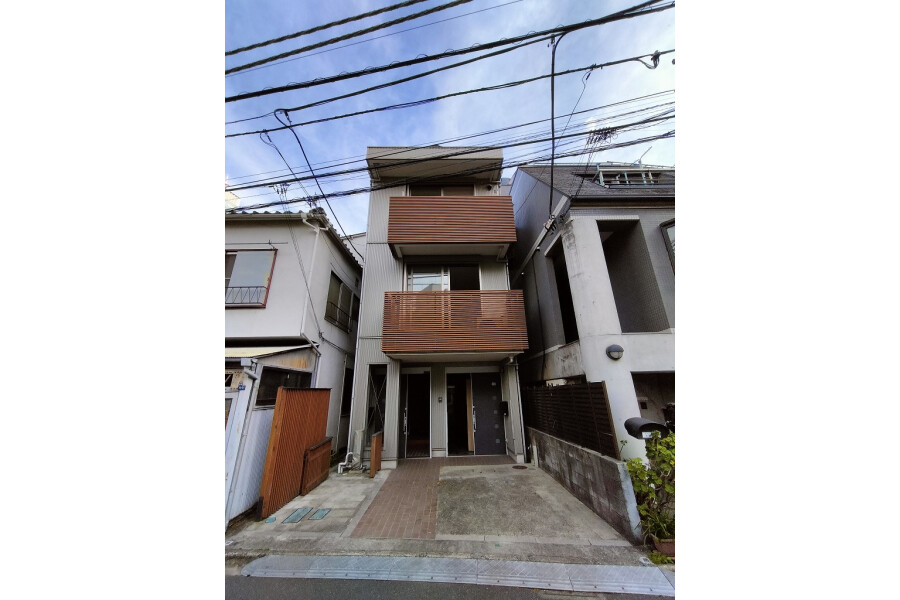 3SLDK House to Rent in Minato-ku Entrance