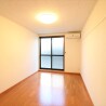 1K Apartment to Rent in Kyoto-shi Sakyo-ku Living Room