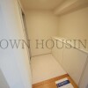 3SLDK Apartment to Rent in Minato-ku Entrance