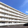 2LDK Apartment to Rent in Kitamatsura-gun Saza-cho Exterior