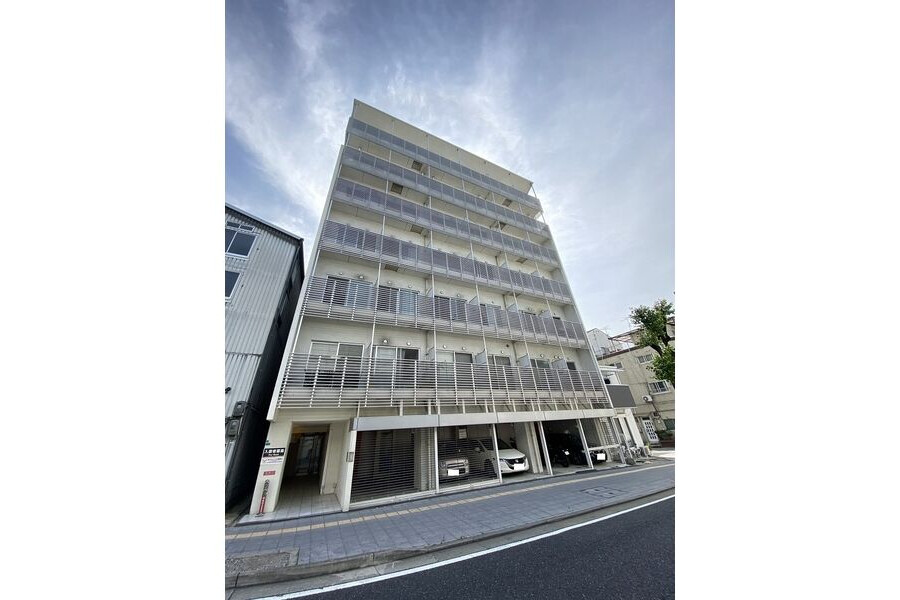 1R Apartment to Rent in Osaka-shi Minato-ku Exterior