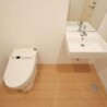 5LDK Apartment to Rent in Minato-ku Toilet