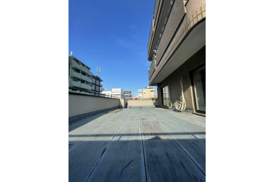 3LDK Apartment to Buy in Yokohama-shi Minami-ku Balcony / Veranda