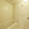 1K Apartment to Rent in Osaka-shi Fukushima-ku Bathroom