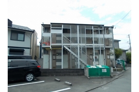 1K Apartment to Rent in Chigasaki-shi Exterior