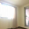 1R Apartment to Rent in Higashiosaka-shi Living Room