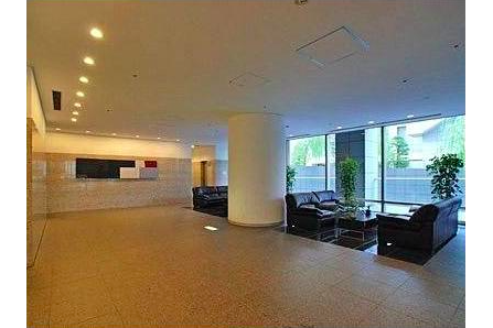 1LDK Apartment to Rent in Minato-ku Lobby