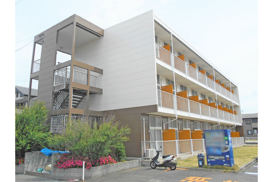 1K Apartment to Rent in Izumiotsu-shi Exterior