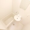 1K Apartment to Rent in Osaka-shi Tsurumi-ku Bathroom