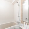 1K Apartment to Rent in Osaka-shi Nishi-ku Shower