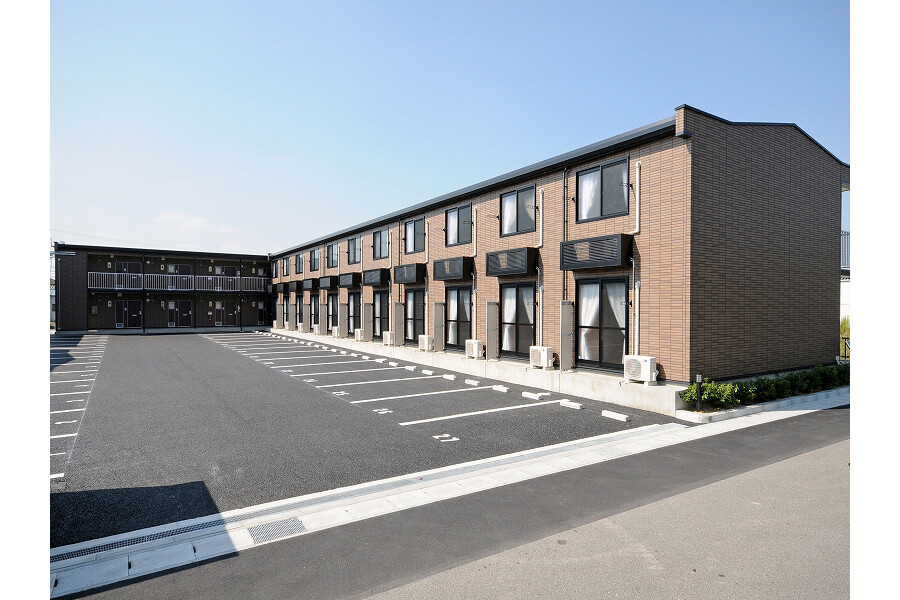 1K Apartment to Rent in Yokkaichi-shi Exterior