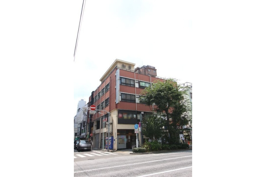Whole Building Retail to Buy in Chuo-ku Exterior