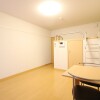 1K Apartment to Rent in Kyotanabe-shi Living Room