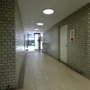 2DK Apartment to Rent in Minato-ku Entrance Hall