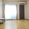 1K Apartment to Rent in Osaka-shi Nishinari-ku Living Room
