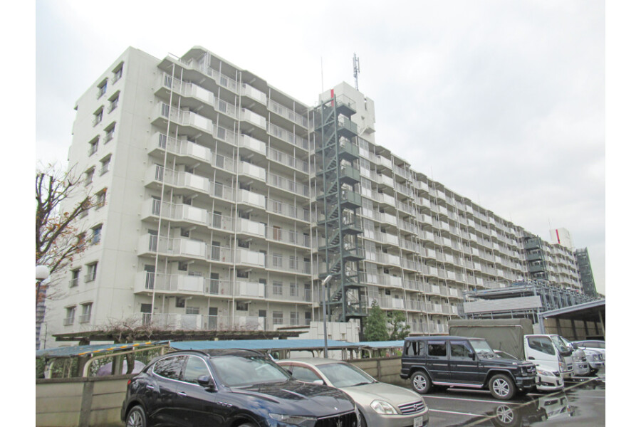 2LDK Apartment to Buy in Koto-ku Exterior