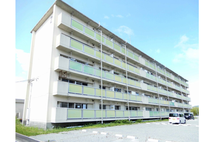 3DK Apartment to Rent in Iizuka-shi Exterior