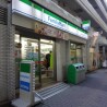 1K Apartment to Rent in Chuo-ku Convenience Store