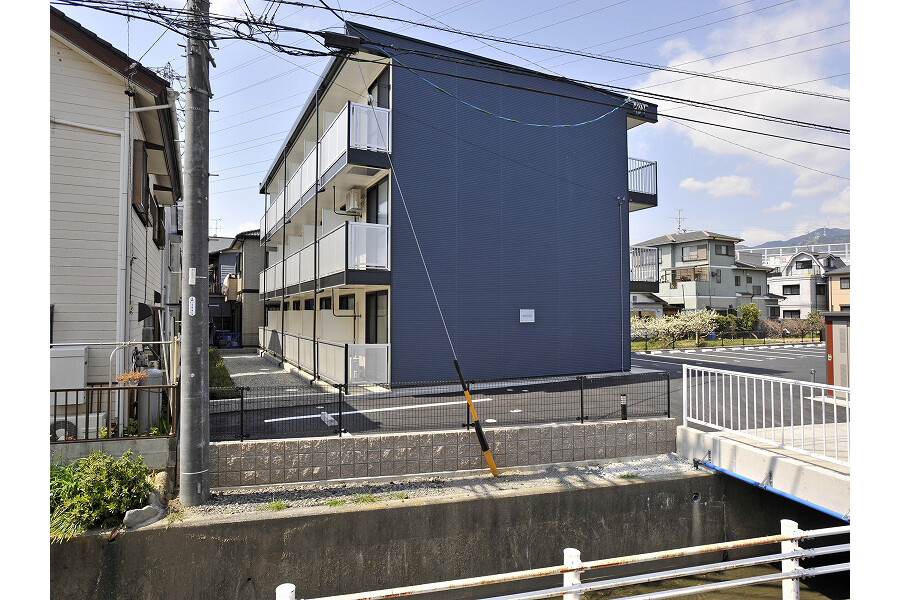 1K Apartment to Rent in Shizuoka-shi Shimizu-ku Exterior