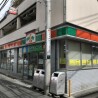 1R Apartment to Rent in Nakano-ku Convenience Store