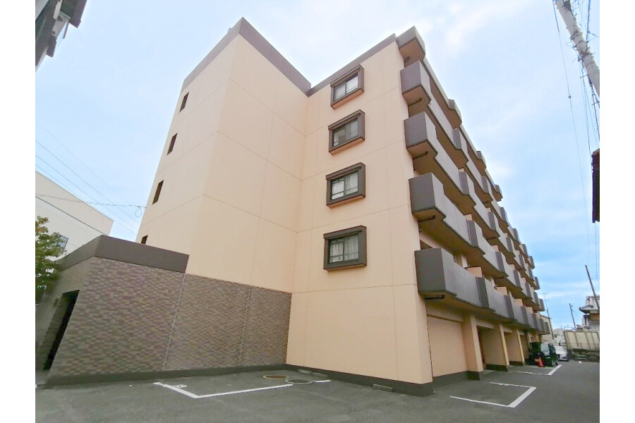Whole Building Apartment to Buy in Kurashiki-shi Exterior