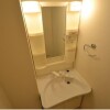 1K Apartment to Rent in Kobe-shi Chuo-ku Washroom
