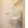 1K Apartment to Rent in Osaka-shi Chuo-ku Toilet