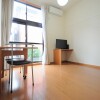 1K Apartment to Rent in Himeji-shi Living Room