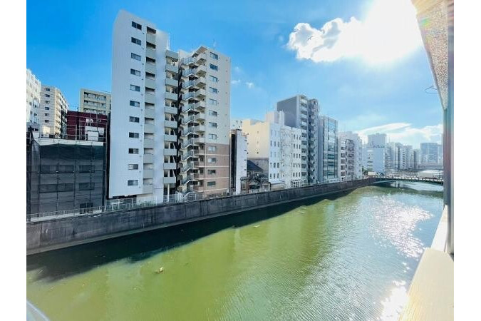 2LDK Apartment to Buy in Chiyoda-ku View / Scenery