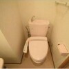 1K Apartment to Rent in Osaka-shi Ikuno-ku Toilet