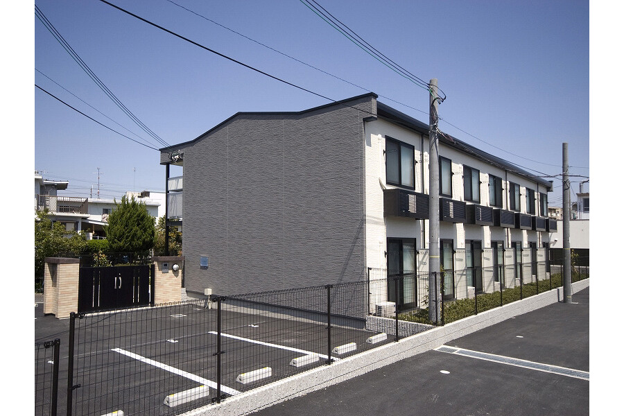1K Apartment to Rent in Katano-shi Exterior