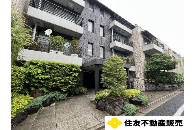 4LDK Apartment to Buy in Bunkyo-ku Exterior