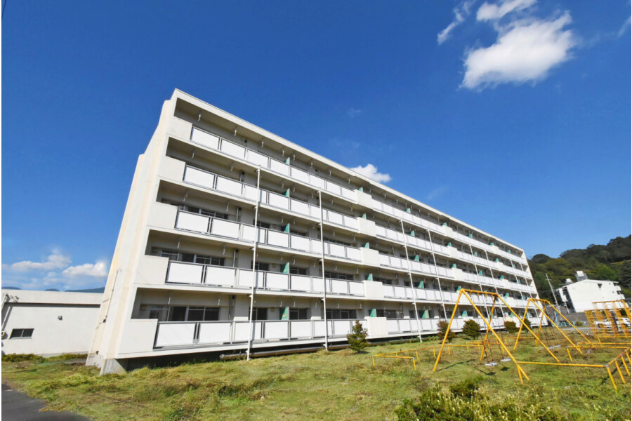 3DK Apartment to Rent in Komoro-shi Exterior