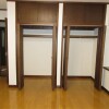 2K Apartment to Rent in Shinjuku-ku Storage