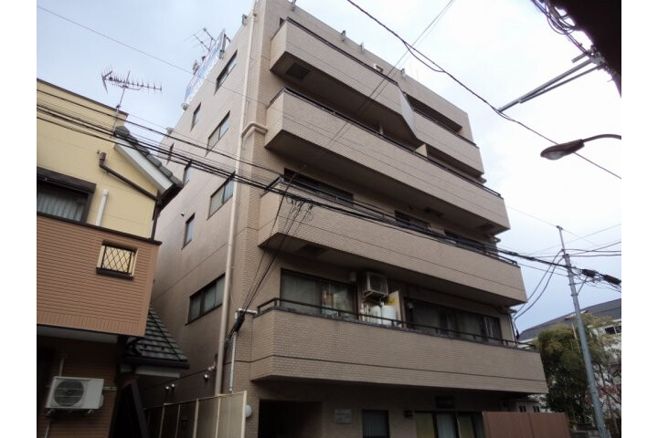 6LDK Apartment to Rent in Shinjuku-ku Exterior