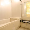 1K Apartment to Rent in Chiyoda-ku Bathroom