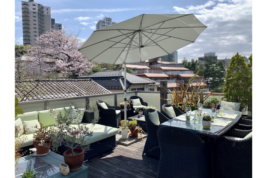 1LDK House to Buy in Shinagawa-ku Balcony / Veranda