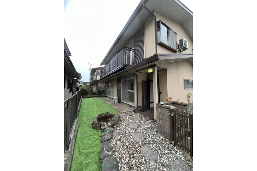 4LDK House to Rent in Yokosuka-shi Exterior