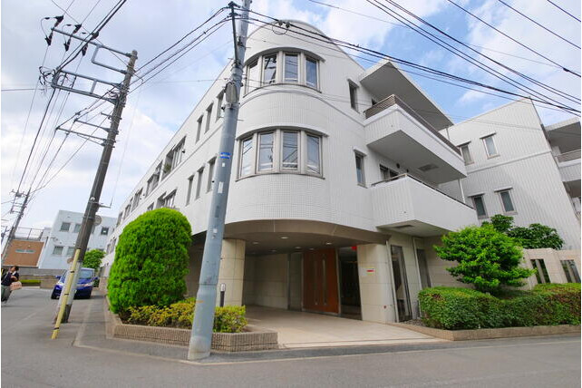 1LDK Apartment to Buy in Suginami-ku Exterior