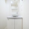 1R Apartment to Rent in Shinagawa-ku Washroom