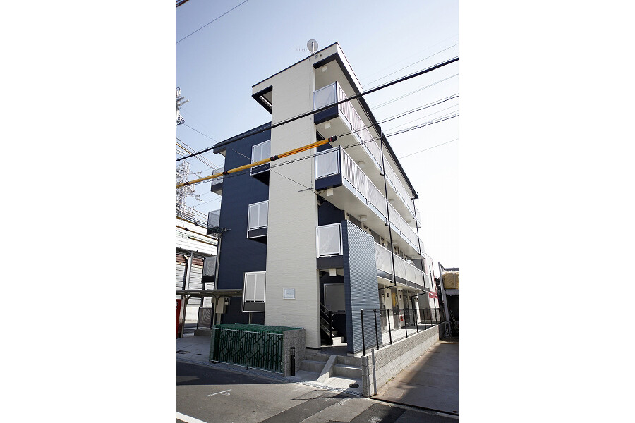 1K Apartment to Rent in Osaka-shi Suminoe-ku Exterior