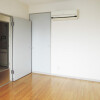 2DK Apartment to Rent in Yokohama-shi Kohoku-ku Room