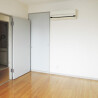 2DK Apartment to Rent in Yokohama-shi Kohoku-ku Room