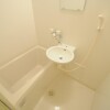 1K Apartment to Rent in Fukuoka-shi Higashi-ku Bathroom