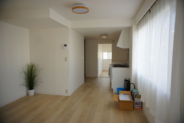 2DK Apartment to Buy in Shinjuku-ku Living Room
