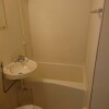 1R Apartment to Rent in Kita-ku Bathroom