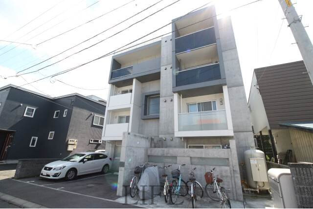 Whole Building Apartment to Buy in Sapporo-shi Shiroishi-ku Exterior