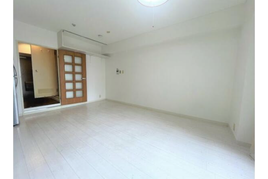 1K Apartment to Buy in Osaka-shi Kita-ku Living Room
