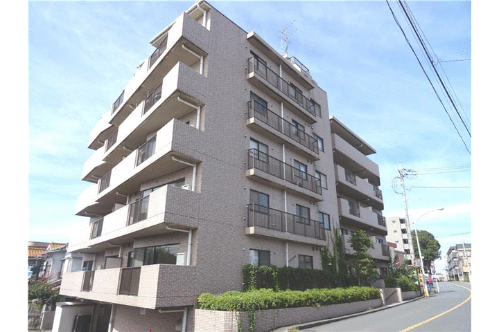 2LDK Apartment to Rent in Fussa-shi Exterior
